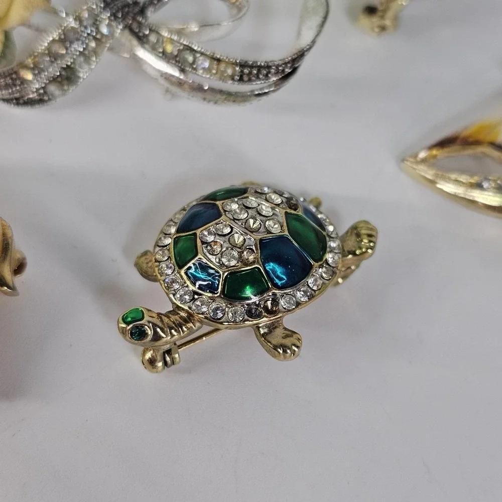Vintage Pin Brooch Lot Animal Floral Turtle Elephant Celestial Avon Pearl Stone